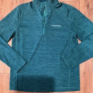 Vineyard Vines Performance quarter zip Pullover - men’s small